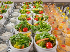 Daily buffet breakfast (JPY 1900 per person)
