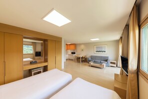 [Hills Village] 25 PY Twin Bed (Studio type / Cooking not allowed) | 1 bedroom, desk, blackout drapes, free WiFi - Oak Valley Valley Village (Wonju)