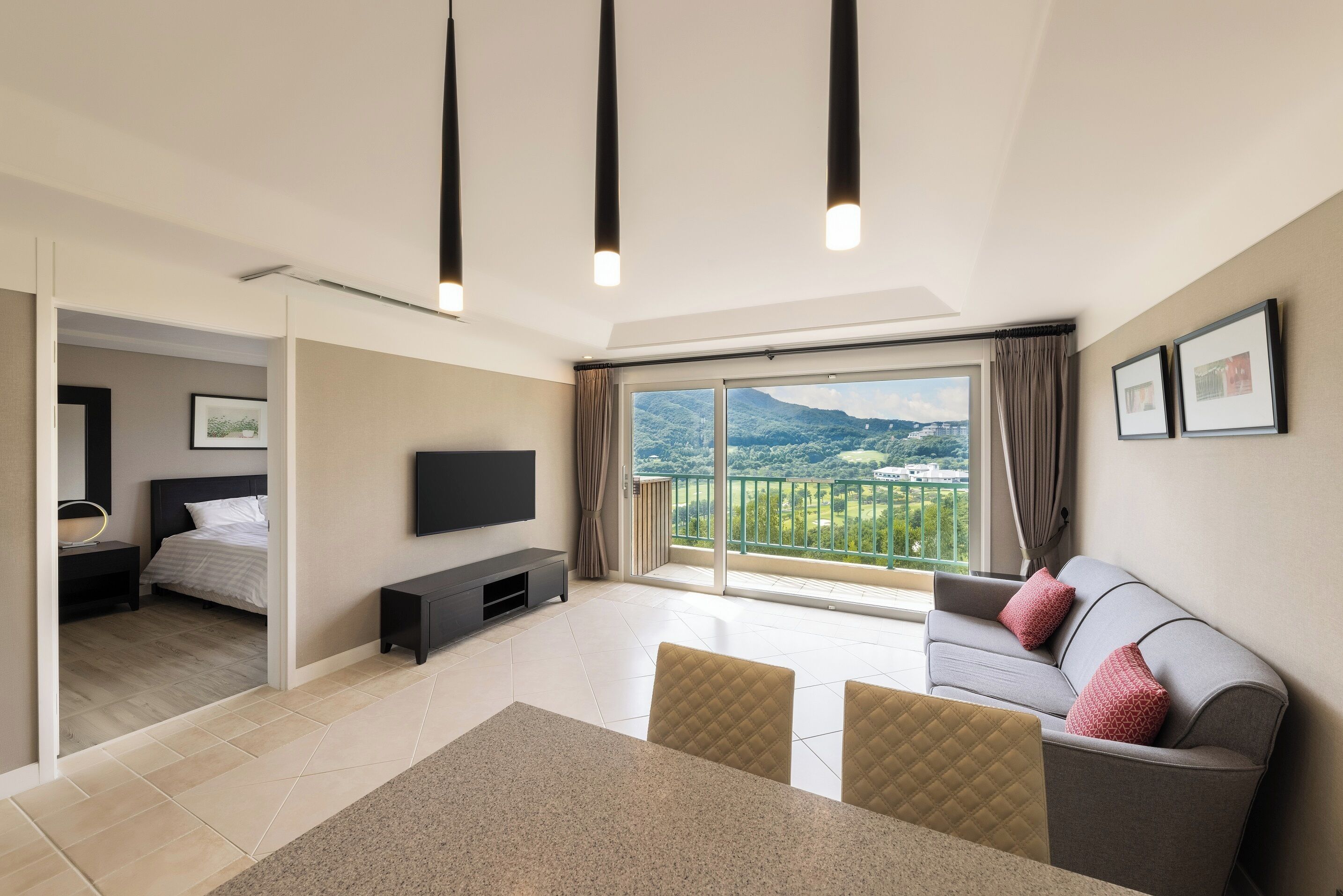 1 bedroom, desk, blackout drapes, free WiFi