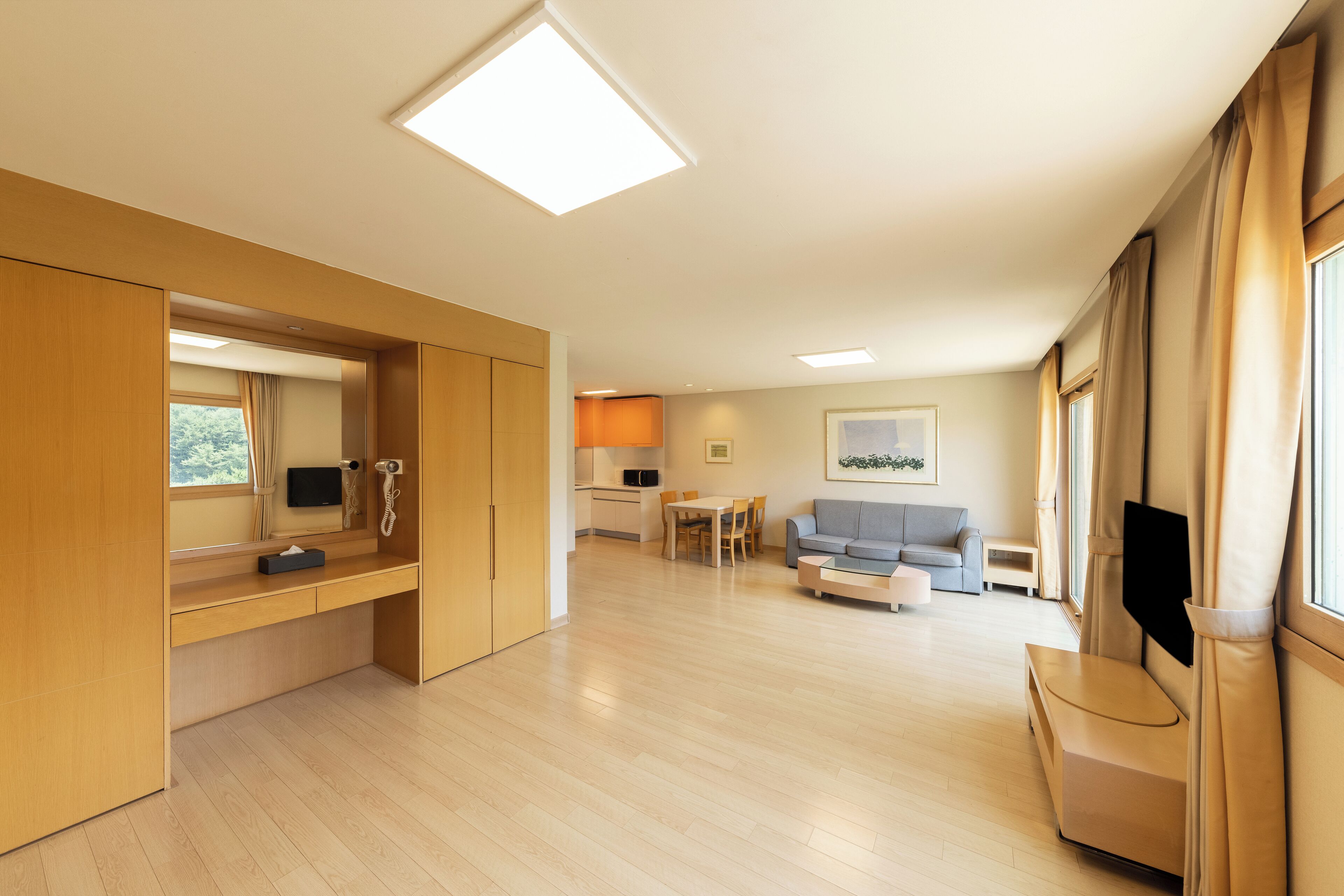 [Hills Village] 25 PY Ondol (Studio type / Cooking not allowed) | 1 bedroom, desk, blackout drapes, free WiFi