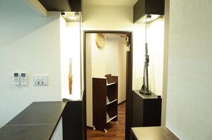 Interior - bnb+ Shinjuku Castle - Hostel (Tokyo)