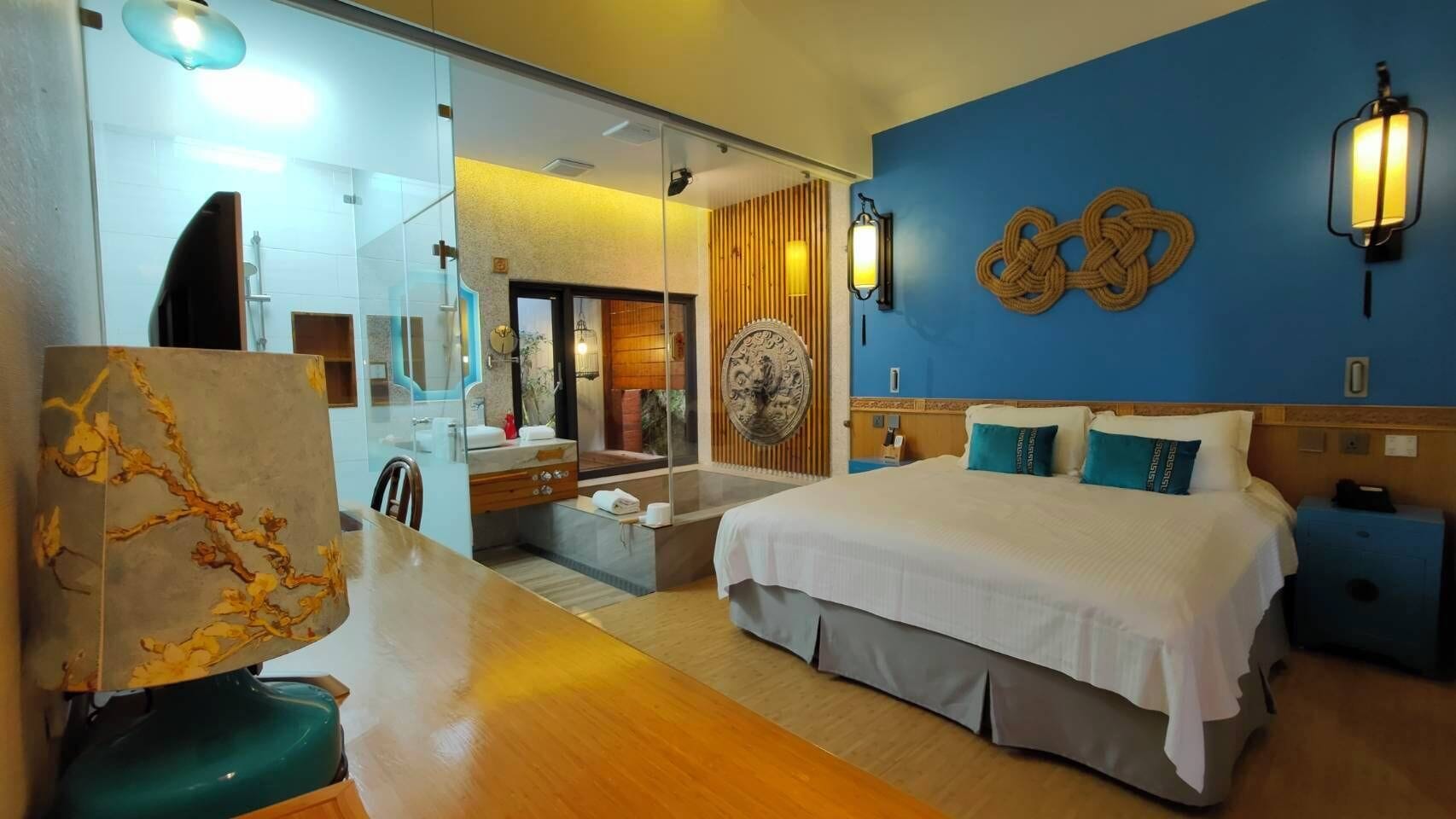 Kamar Double Galeri | Tirai kedap cahaya, Wi-Fi gratis, dan seprai linen