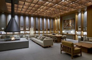Siddeområde i lobbyen