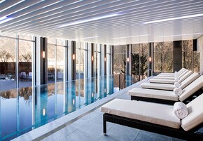 Kolam renang outdoor musiman