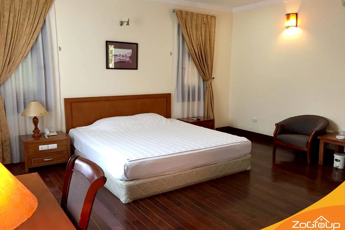 Minibar, desk, free WiFi