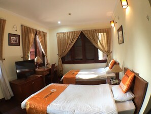 Minibar, desk, free WiFi