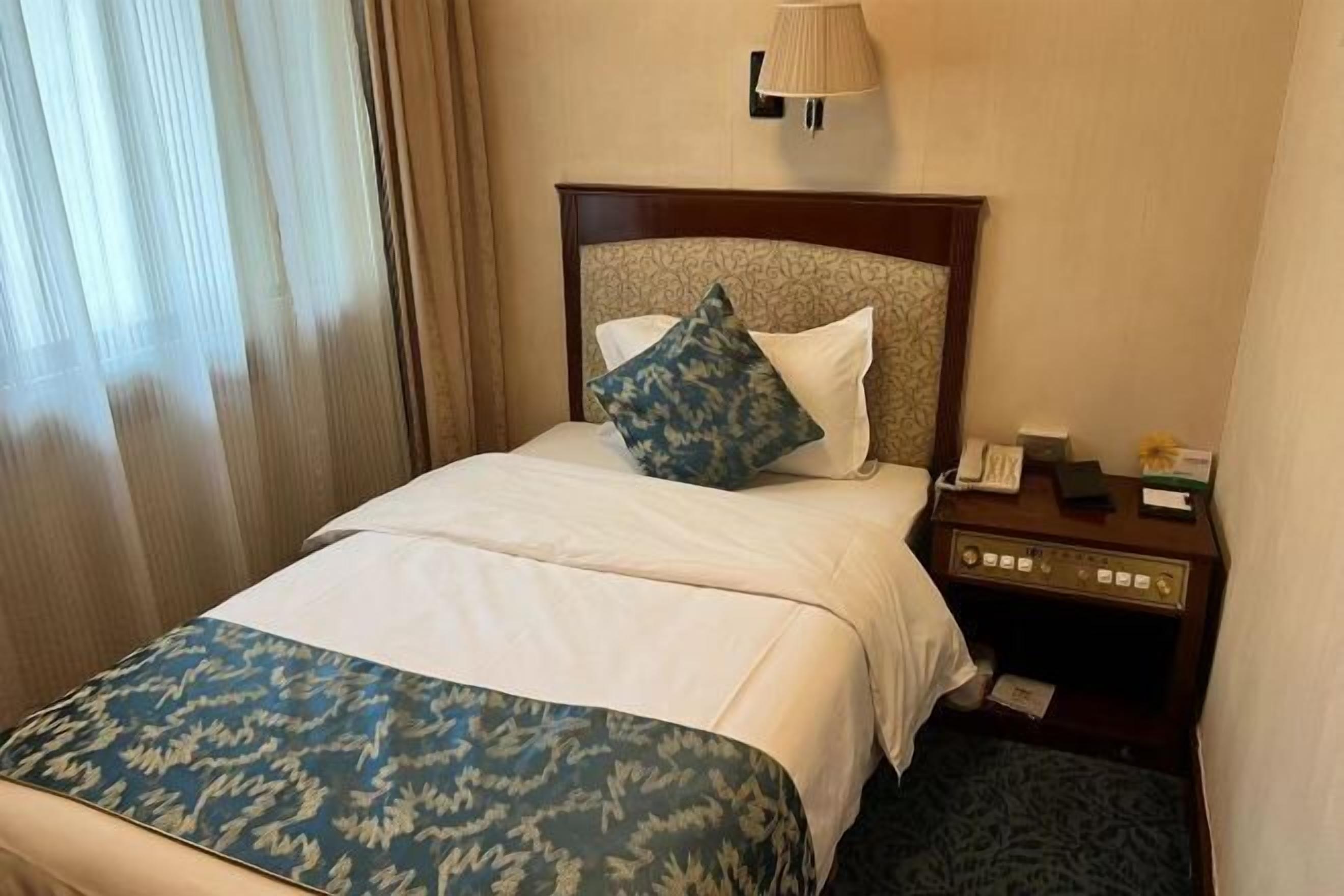 Desk, blackout drapes, rollaway beds, free WiFi