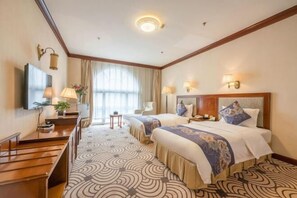 Desk, blackout drapes, rollaway beds, free WiFi - Zhongfayuan Hotel (Xining)