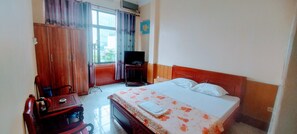 Standard Room | In-room safe, desk, free WiFi - Linh Dan Hotel (Ha Long)