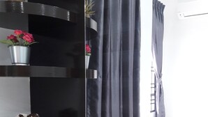 Comfort House, 5 Bedrooms, Accessible, Kitchen | 5 bedrooms, iron/ironing board, rollaway beds, free WiFi - C U Homestay Bukit Indah (Johor Bahru)