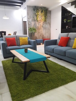 Comfort House, 5 Bedrooms, Accessible, Kitchen