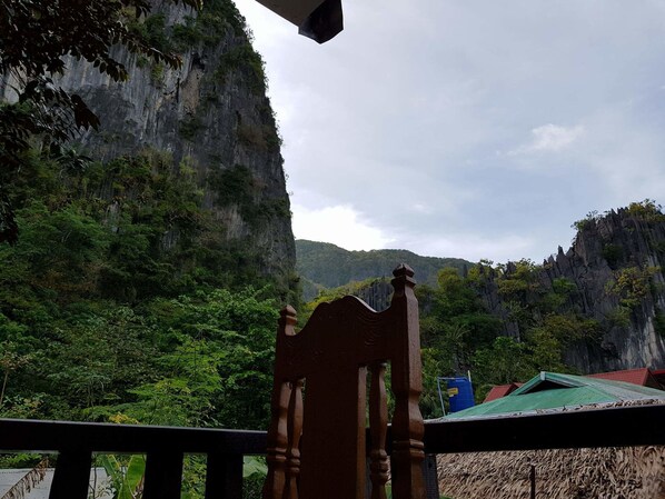 Family Room | Terrace/patio - Bunakidz Lodge (El Nido)