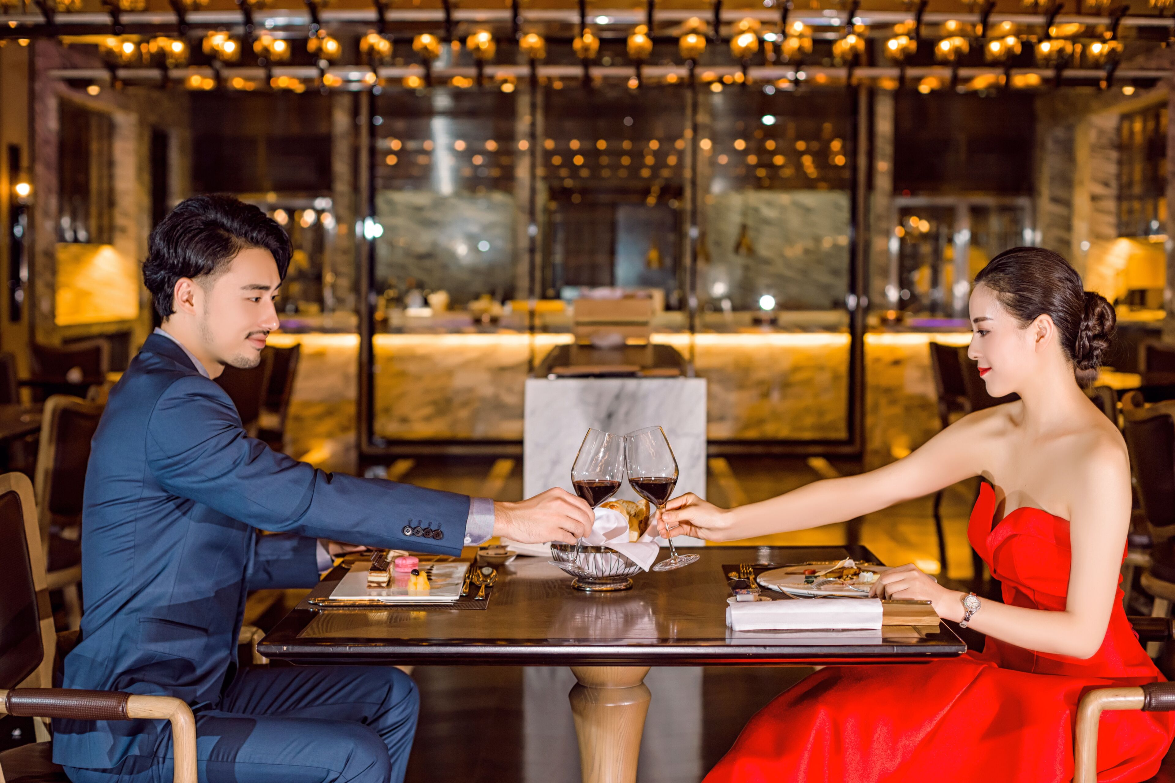 3 restaurants, breakfast, lunch, dinner served; chinese cuisine