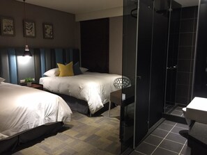 Standard Quadruple Room | Desk, blackout drapes, soundproofing, free WiFi - Chez Taipei No5 (Taipei)