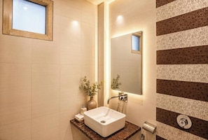 Douche, douche cascade, articles de toilette (gratuits)