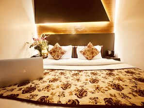 Economy Double Room | Premium bedding, individually furnished, desk, laptop workspace - Staybook Hotel Jai Balaji New Delhi Railway Station (New Delhi)