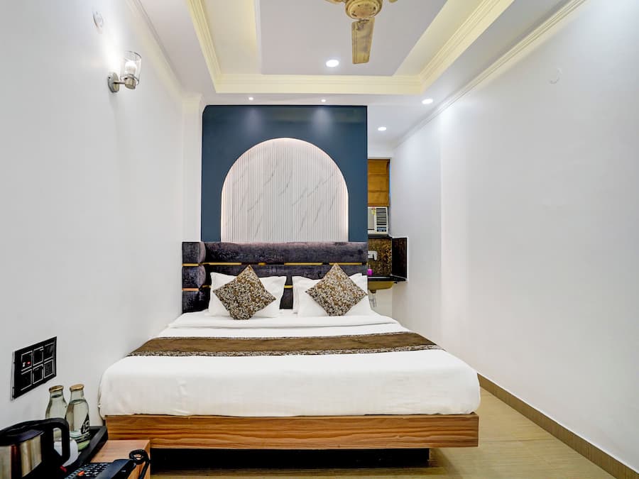 Dobbeltrom – deluxe | Sengetøy av topp kvalitet, individuelt innredet og skrivebord