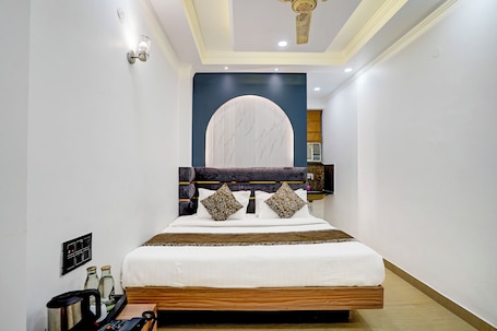 Deluxe Double Room | Premium bedding, individually furnished, desk, laptop workspace