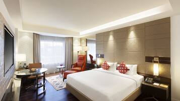 Club Room | In-room safe, desk, soundproofing, free WiFi