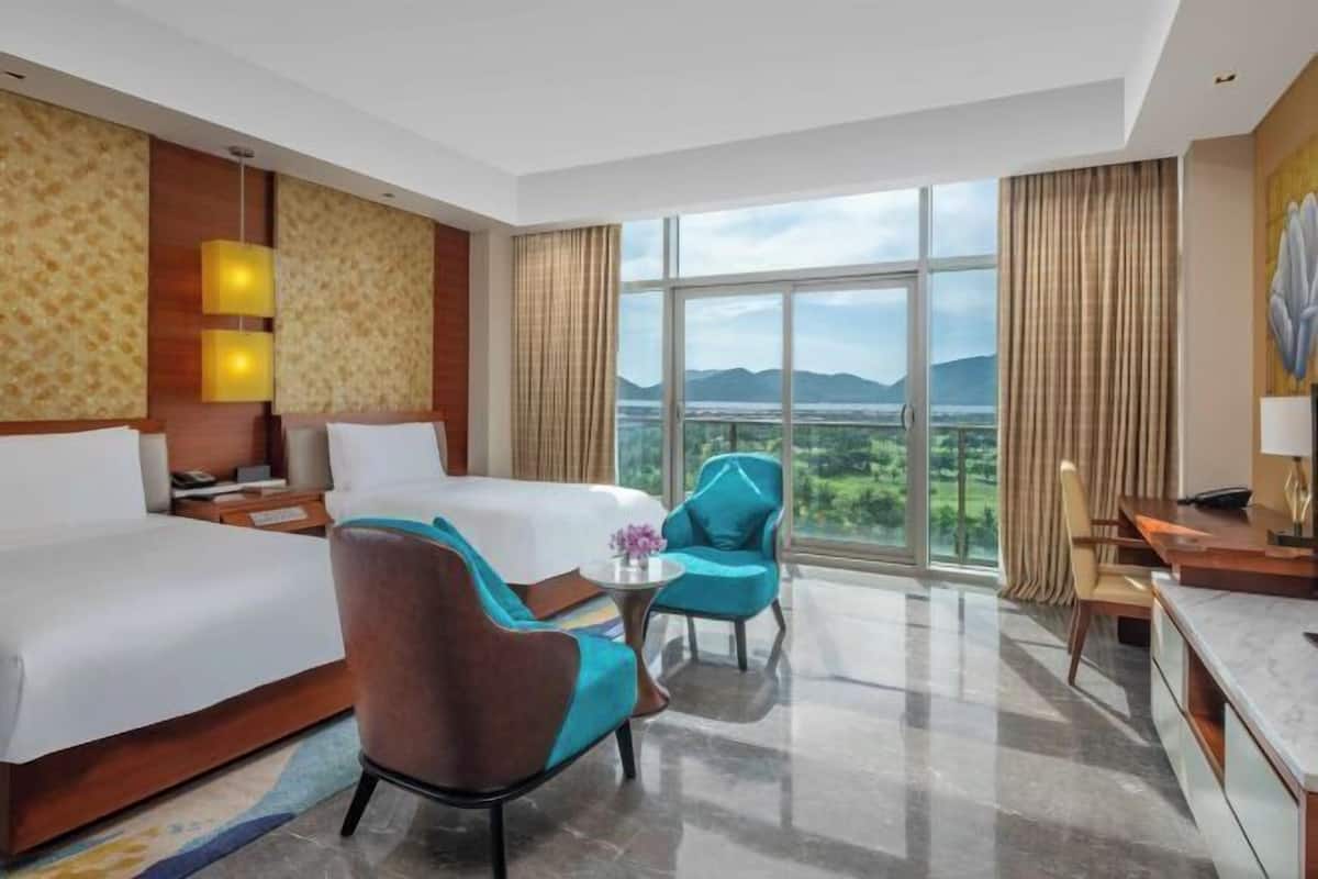 Minibar, in-room safe, desk, blackout drapes