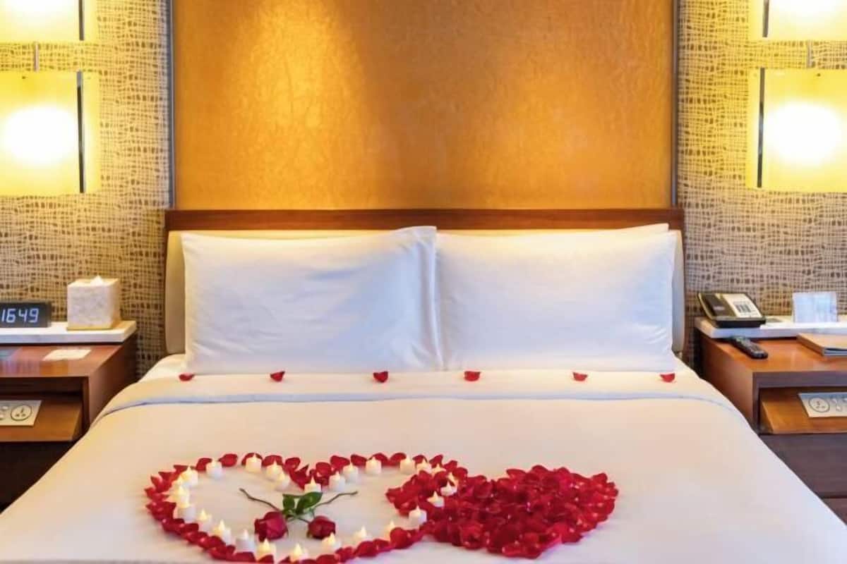 Down duvets, minibar, in-room safe, desk