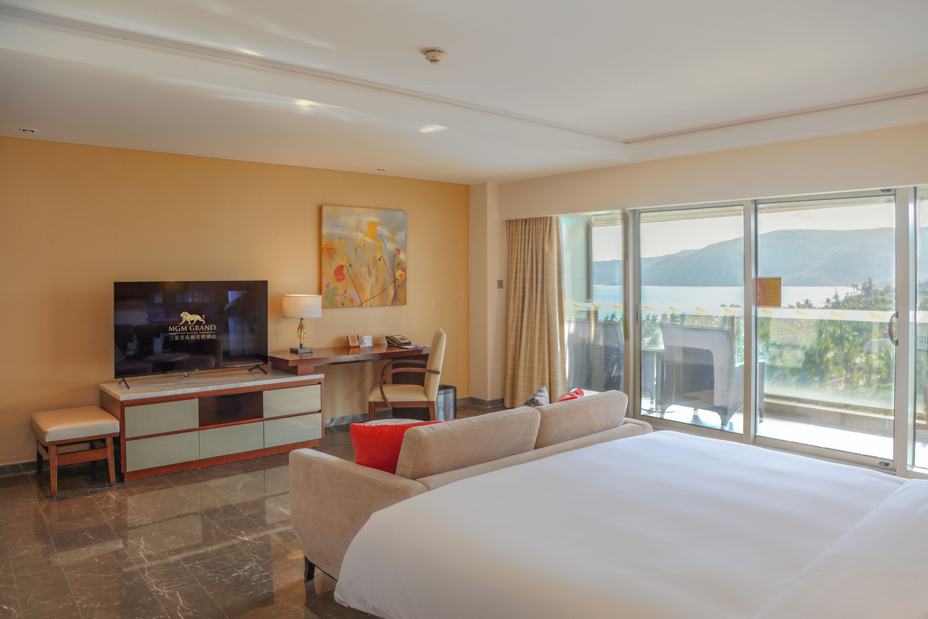 Down comforters, minibar, in-room safe, desk