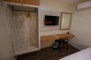 Deluxe King Room | Room amenity - Pantai Regal Hotel (Kuantan)