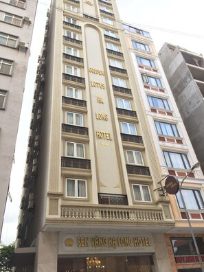 Front of property - Golden Lotus Halong Hotel (Ha Long)