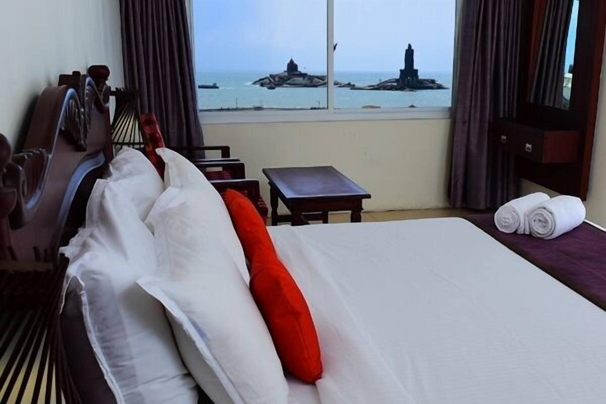 Két bảo mật tại phòng, bàn, giường gấp/giường phụ (phụ phí)