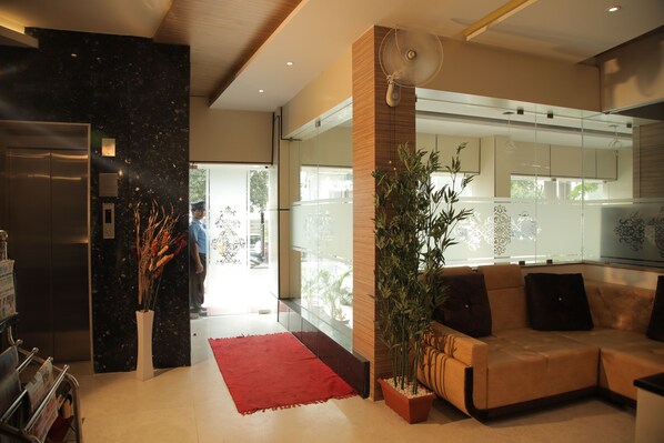 Interior entrance - Canyonsun (Chennai)