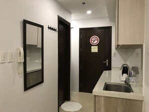 開放式客房 | 私人小型廚房 | 雪櫃、微波爐、爐具、電熱水壺