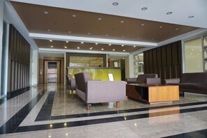 Lobby sitting area - Umali Kayo at Megatower Residences II (Baguio)