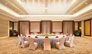 2 restaurants, breakfast, lunch, dinner served; Chinese cuisine  - C&D Hotel Fuzhou (Fuzhou)