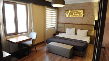 Standard Room, 1 Double Bed | Minibar, in-room safe, desk, laptop workspace