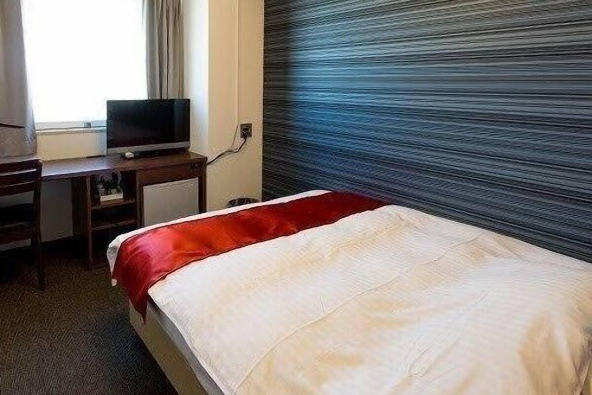 In-room safe, desk, laptop workspace, iron/ironing board (on request)