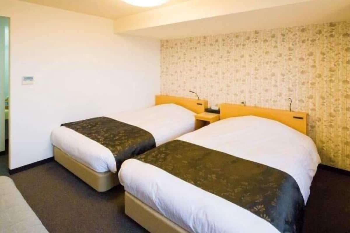 Safe på rommet, skrivebord og skrivebord for bærbar PC