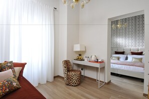 Junior Suite, 1 Bedroom | Living area | Flat-screen TV - Canto degli Aranci (Florence)