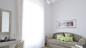 Suite, 1 Bedroom | Living room - Canto degli Aranci (Florence)