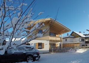 Front of property - Ferienwohnung F9 (Garmisch-Partenkirchen)