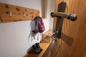 Interior entrance - Ferienwohnung F9 (Garmisch-Partenkirchen)