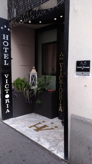 Property entrance - Hotel Victoria (Florence)