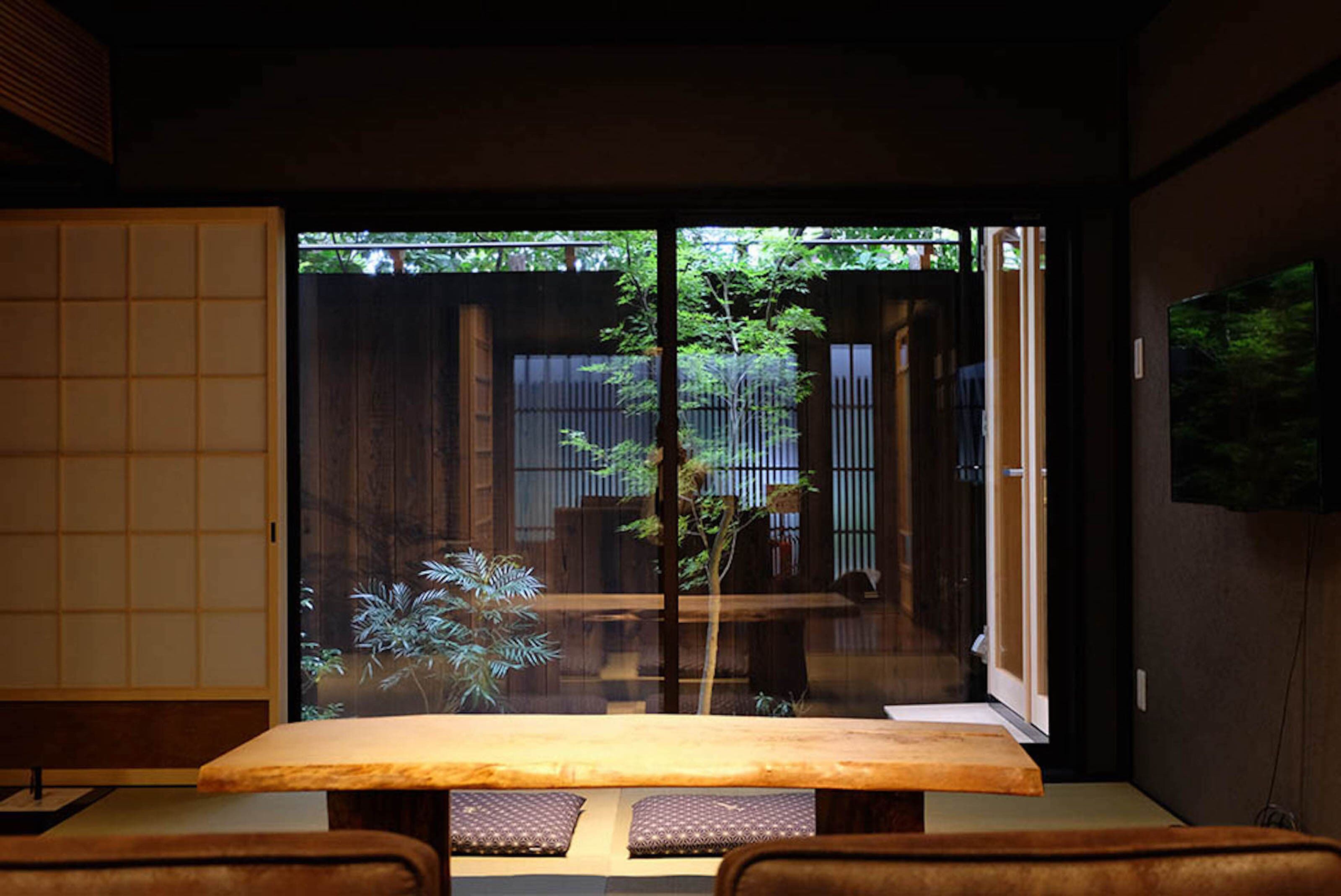 Traditional House (Reikaku Yasaka) | Living area | TV