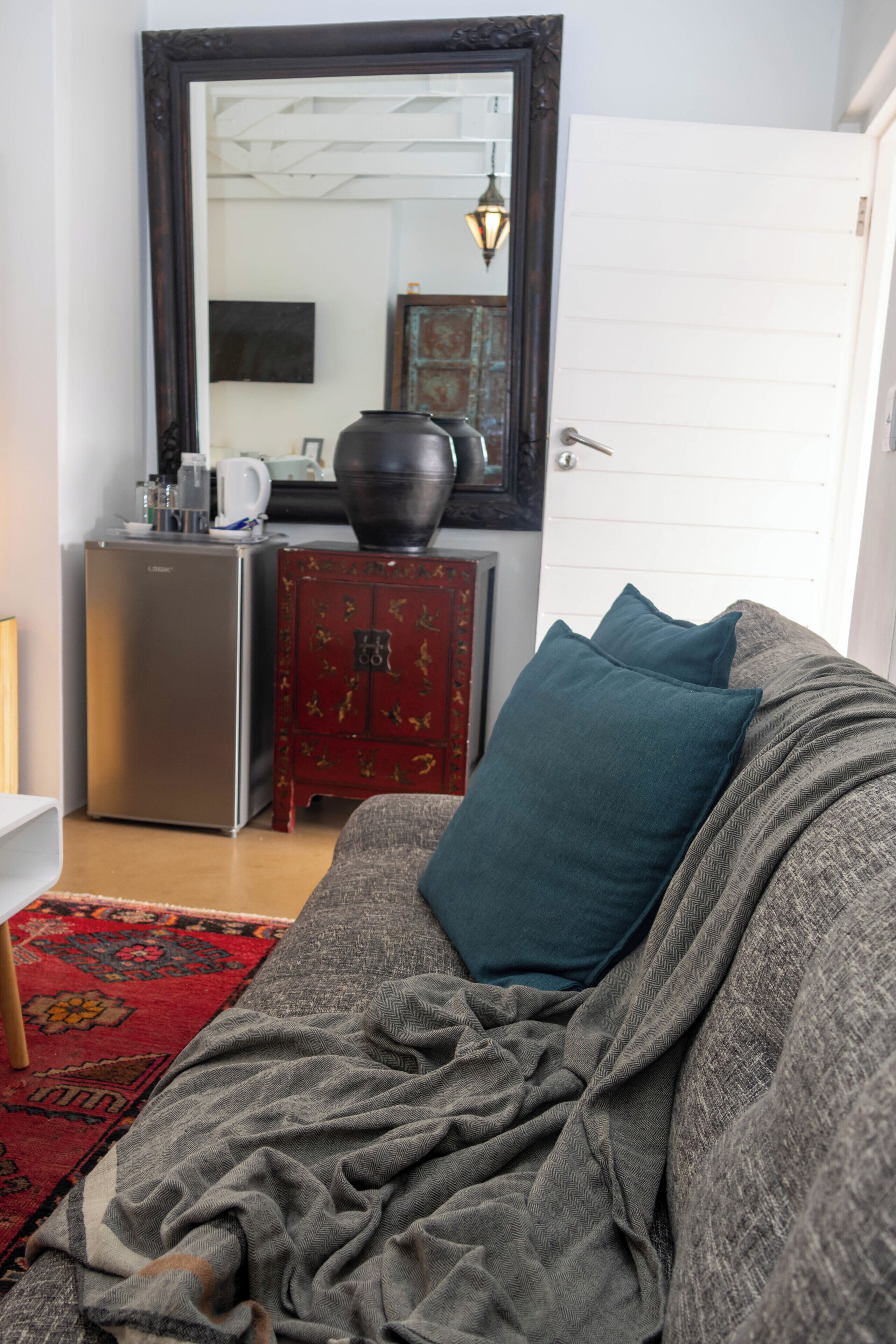 Premium bedding, in-room safe, desk, soundproofing