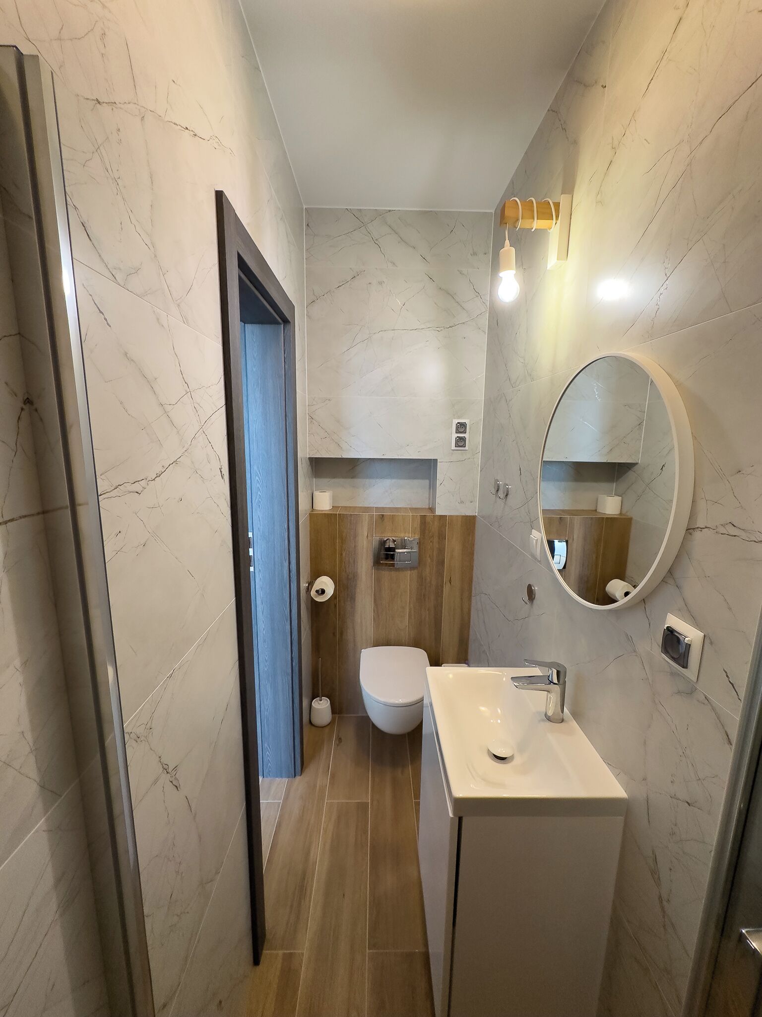 Chambre Double | Salle de bain | Douche, sèche-cheveux, serviettes fournies