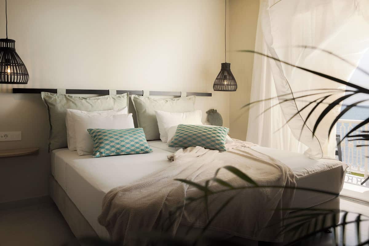 Superior Studio, Non Smoking, Sea View | In-room safe, free WiFi