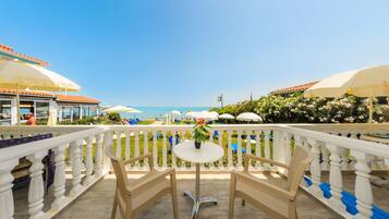 Deluxe Studio, Sea View | Terrace/patio