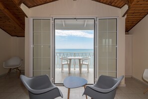 خزنة داخل الغرفة وواي فاي مجانًا