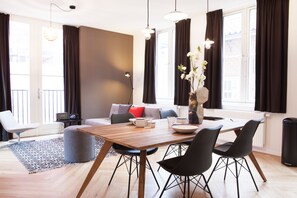 Flat-screen TV - The Duke Apartments ('s-Hertogenbosch)