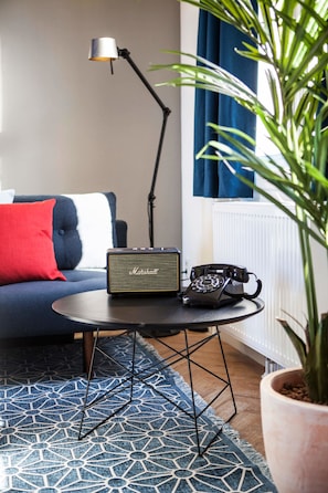 Apartment, 2 Bedrooms | Living room | Flat-screen TV