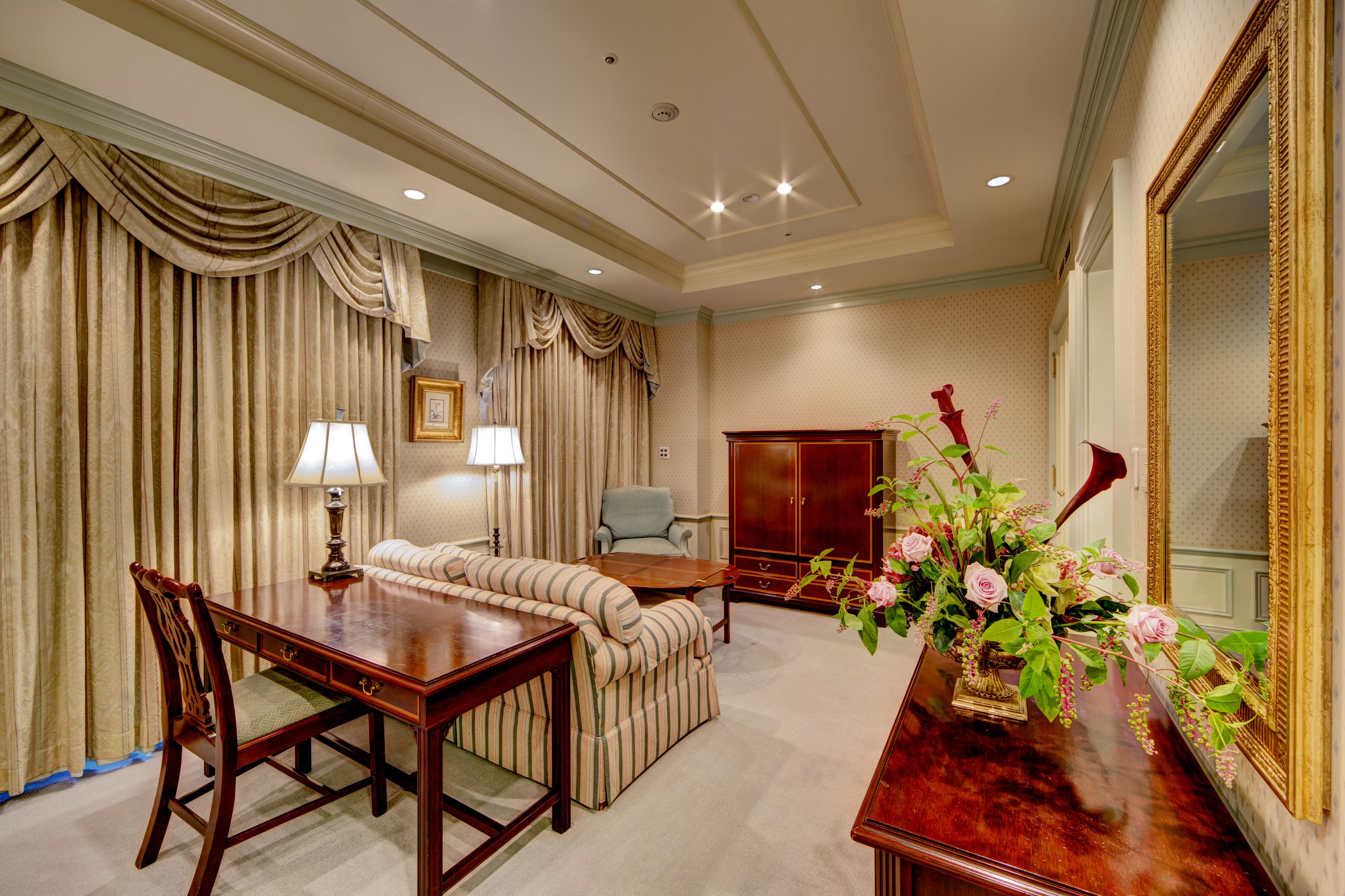 junior suite, non smoking, city view | living area | tv